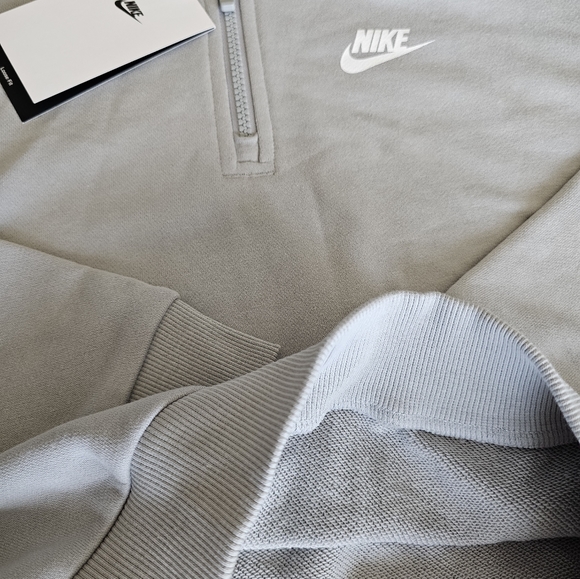 Nike girls sportswear sweater size S - Picture 2 of 3